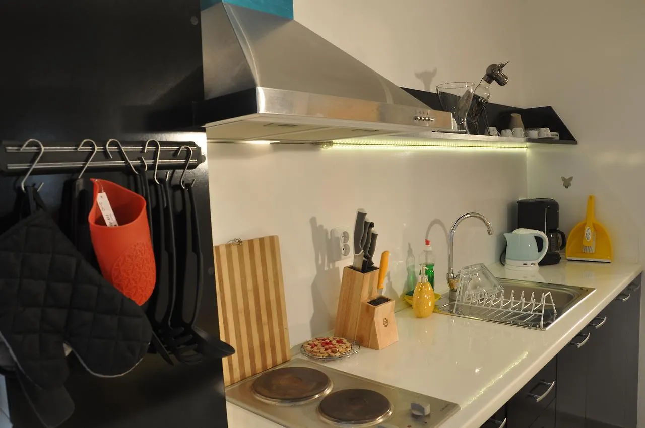 Arlequin Apartment Warna