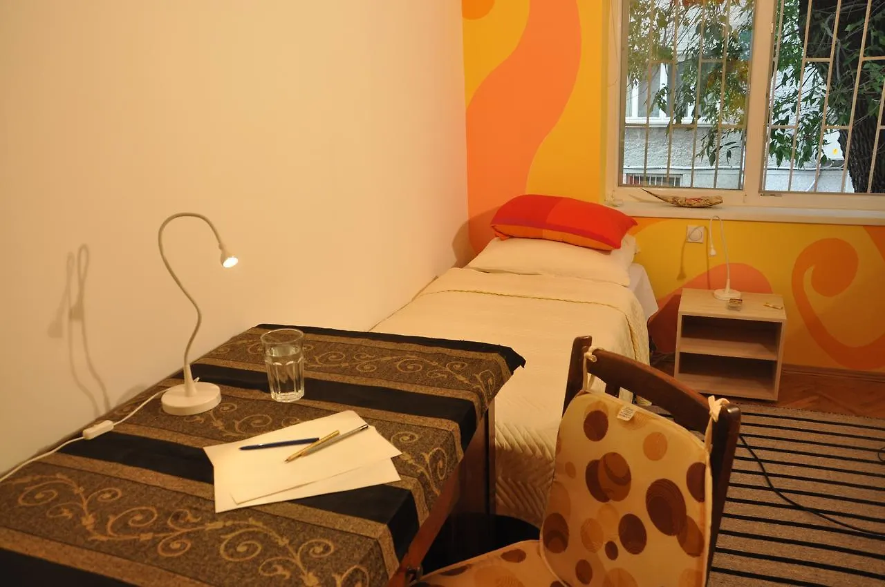 Arlequin Apartment Warna