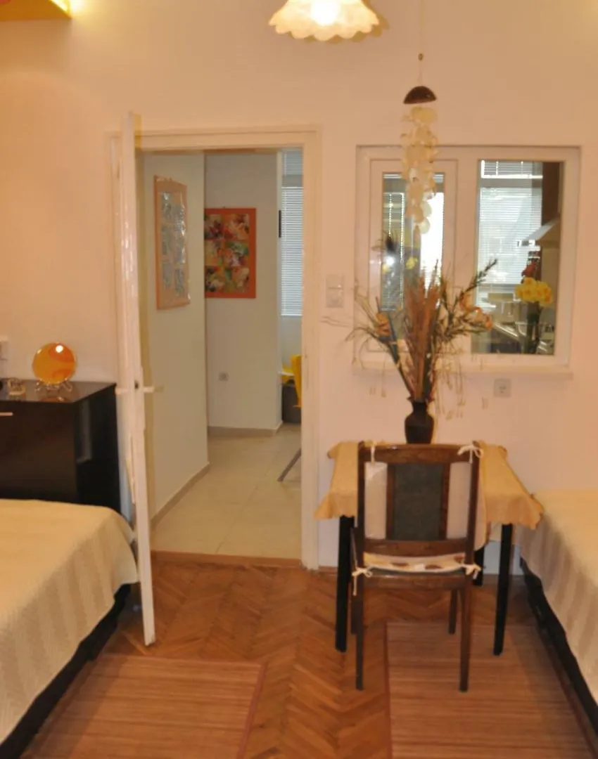 Arlequin Apartment Warna 0*,